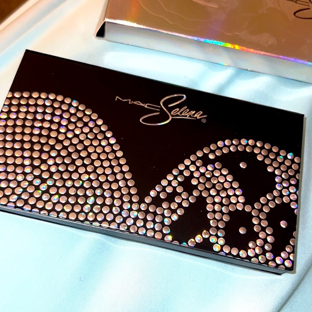 Selena by MAC